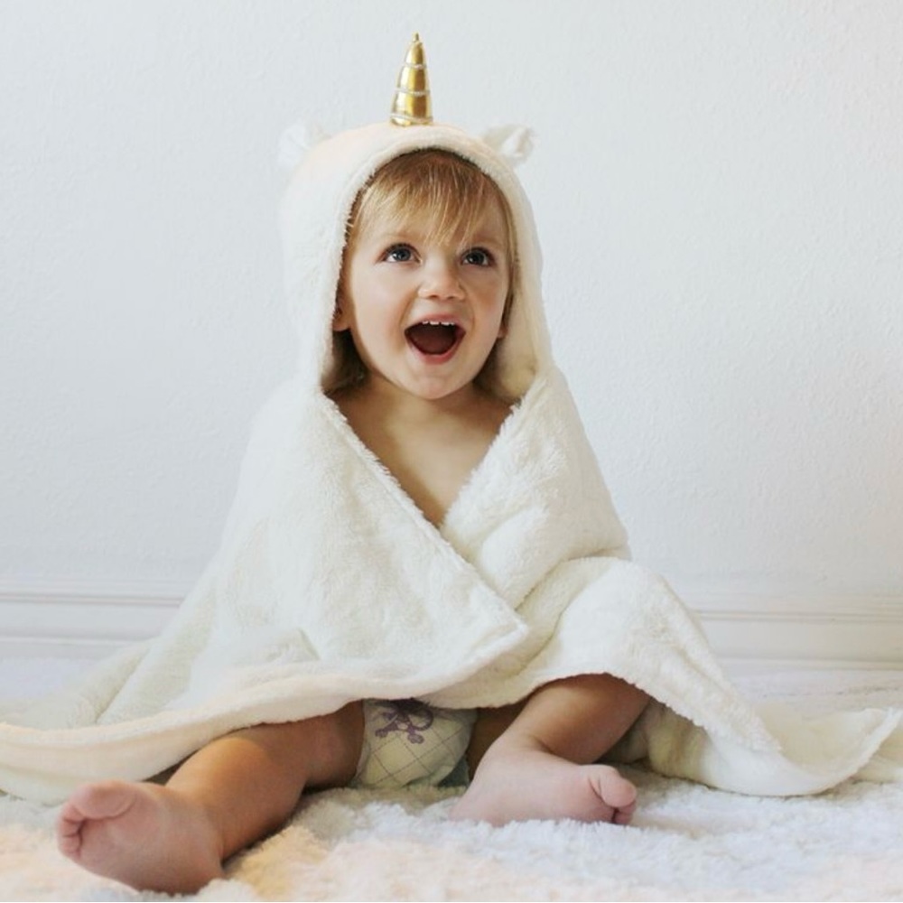 Pottery Barn Kids hooded Unicorn bath towel